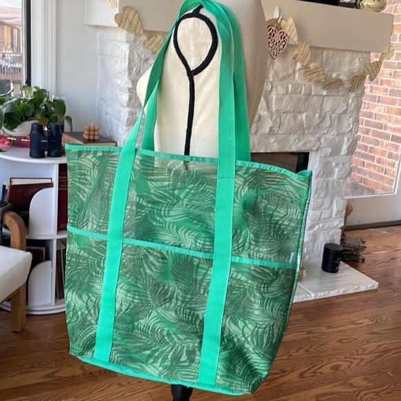 Beautiful green palm leaves beach bag Mesh Beach Tote durable fits a lot pockets - Picture 2 of 10